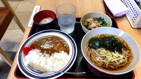 「かけ（朝カレーセット）」@名代 富士そば 町田店の写真
