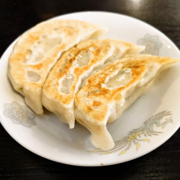 「カレーらーめん＋餃子３個」@手打らーめん 珍來 草加駅前店の写真