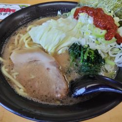 とんこつ醤油ラーメン　※㋗で５００円　＋ネギ　＋豆板醤：無料