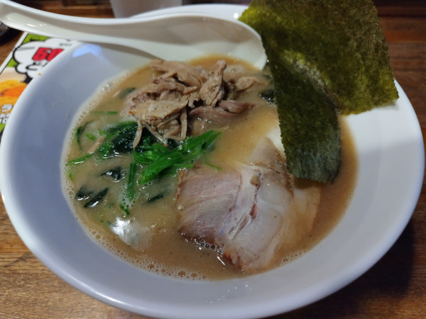 「【限定】豚骨醤油ラーメン　※㋗で５００円　＋ほぐし肉」@食い飲み処 squallの写真