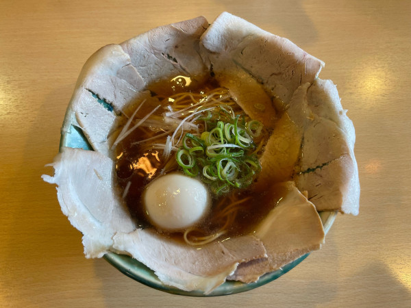 「豚醤油らーめん(¥880) 味玉(¥100)」@西梅田 らんぷの写真