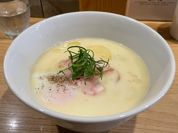 「白トリュフオイル香る鶏白湯¥1,350」@らーめんMAIKAGURAの写真