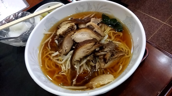 「鶏肉の醤油煮そば（ランチセットで９００円）」@清宏楼の写真