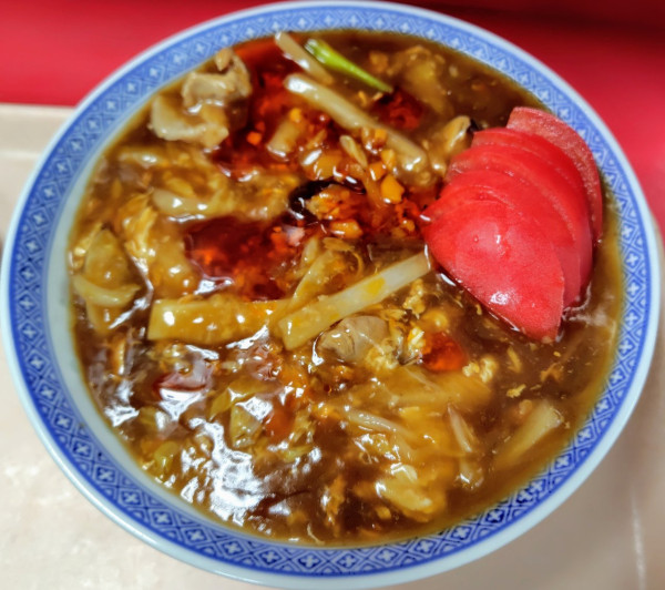 「黒酢サンラータンメン 900円」@中華料理 やまだの写真