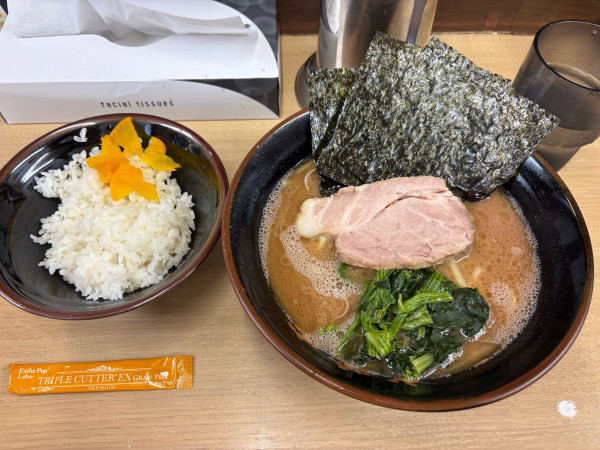「ラーメン」@横浜らーめん 武蔵家 池袋店の写真