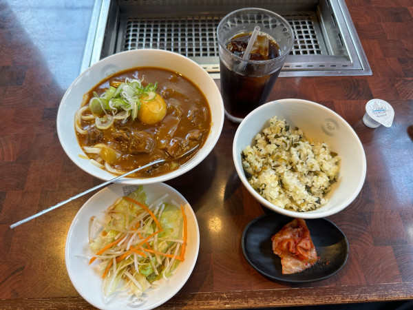 「日替ランチ（並盛・カレーうどん＋高菜ごはん）880円」@朝鮮飯店 高崎東口店の写真