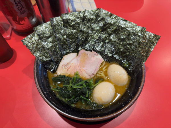 「ラーメン（並）味玉、海苔トッピング」@とらきち家の写真