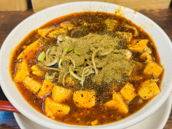 「マーボー麵 刀削麺 930円」@元祖打卤麺 香辣居 8号店の写真