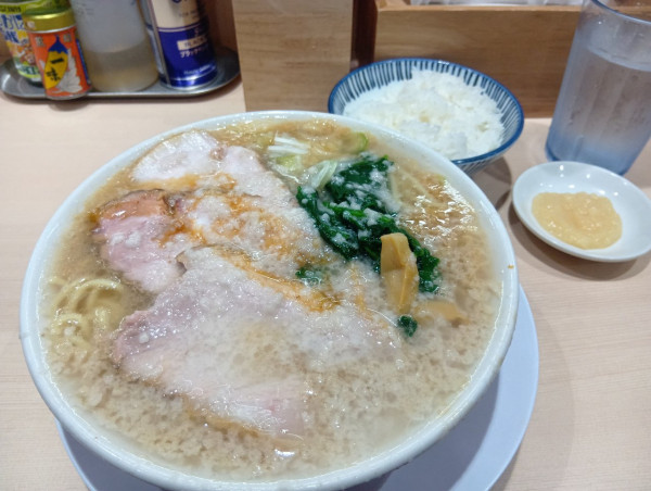 「背脂中華920円・小ライス150円・ニンニク30円」@ラーメン みなみの写真