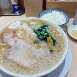 背脂中華920円・小ライス150円・ニンニク30円