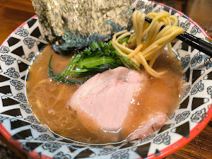 「ラーメン(固め？)(900)」@家系ラーメン いんなみ家の写真