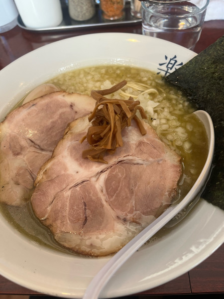 「特製塩ラーメン(特製パール)」@楽観 武蔵小山の写真
