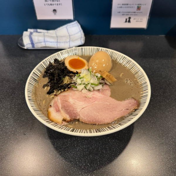 「百式煮干し醤油+味玉」@煮干しらーめん 田中にぼるの写真