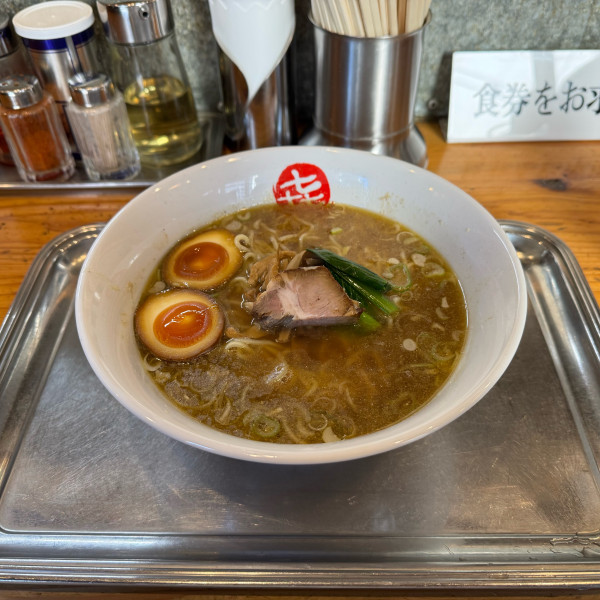 「中華そば+煮玉子」@中華そば まるきの写真