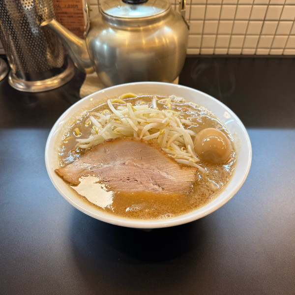 「小ラーメン+豚1枚」@麺屋 小金の写真