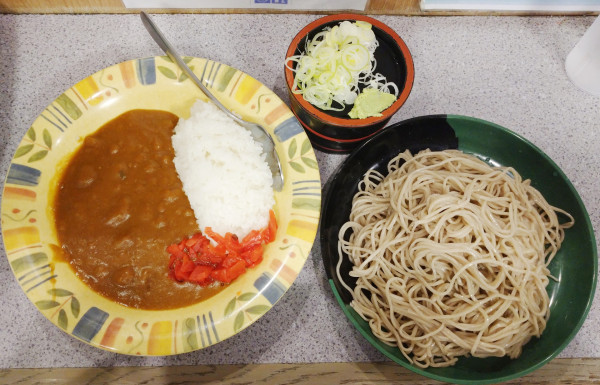 「カレーセット（650円）＋大盛り（150円）」@甲斐そばの写真