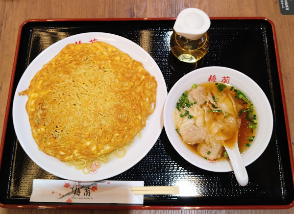 「梅蘭やきそば＋えびワンタンスープ」@梅蘭 エミテラス所沢店の写真