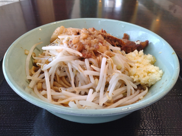 「俺道油そば」@俺の生きる道 東京競馬場店の写真