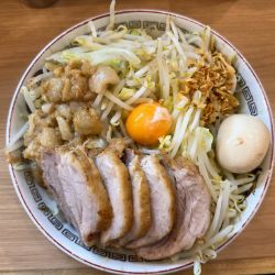小ぶた汁なし＋味玉