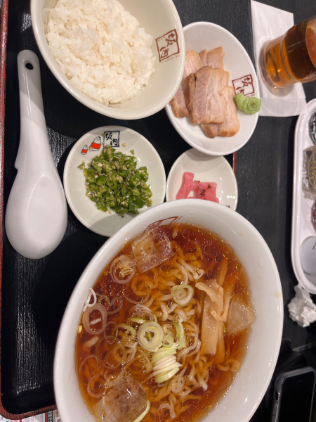 「和風冷やしラーメン970円＋青唐辛子120円＋サービスライス」@喜多方ラーメン 坂内 内幸町ガード下店の写真
