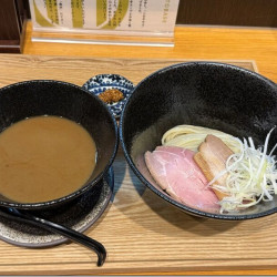 つけ麺（小：開店記念半額で600円）