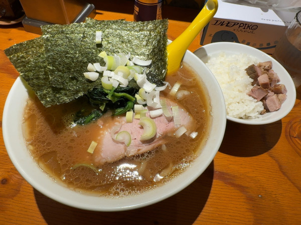 「ラーメン＋ライス並」@ハウスラーメン ヌードルズの写真