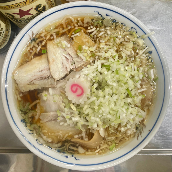 「サッポロ赤星２本＋竹の子もやピー皿他→ チャシューメン 細葱」@中華そば みたかの写真