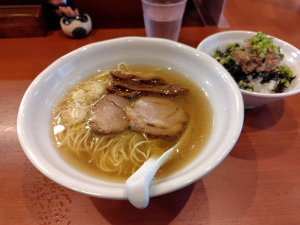 「中華そばとチャーシュー丼¥1150」@中華そば さとう 元町店の写真