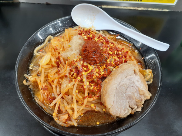 「ぎ郎、300gレッドスネーク」@らーめん ぎょうてん屋 町田店の写真