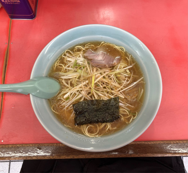 「ネギラーメン麺固め８００円」@ラーメンショップ 高田店の写真