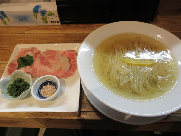 「追い鰹（塩）（1,000円）」@麺と向かって鰹の写真