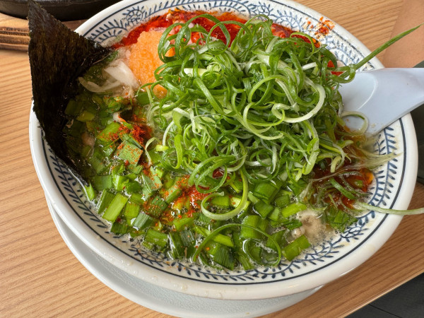 「辛ねぎ肉そば　1100」@丸源ラーメン 江戸川鹿骨店の写真