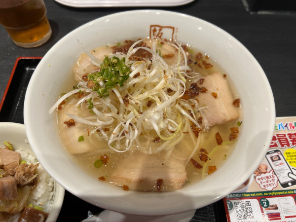 「青唐 ピリ辛焦がしねぎ塩ラーメン」@喜多方ラーメン 坂内 内幸町ガード下店の写真