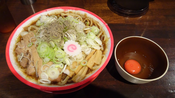 「ASAKUSAぶらっく（1,200円）＋生玉子（100円）」@自家製麺 No11 ASAKUSAの写真