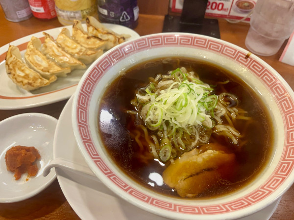 「郡山ブラック素らーめん餃子セット 500円」@幸楽苑 川越木野目店の写真