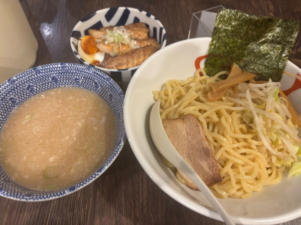 「塩つけ麺中盛　チャーシュー丼」@ななほしの写真