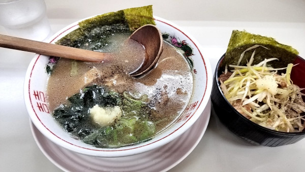 「らーめん＆ネギ丼690円」@ラーメンショップ 希望ヶ丘店の写真