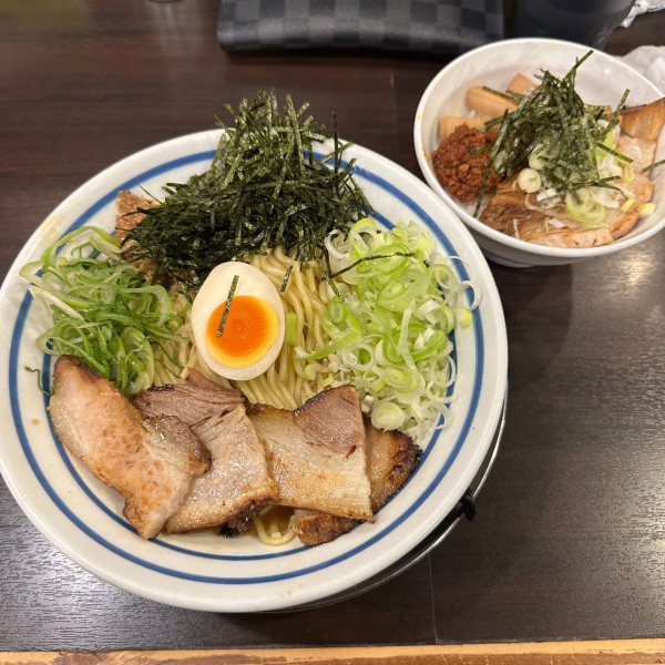 「まぜそば 中盛+まかない丼 ¥1,530？？」@いっとうやの写真