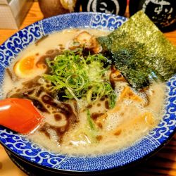 黒博多とんこつ 全部のせ