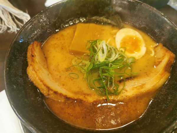 「かさね醤油ラーメン」@いっとうやの写真