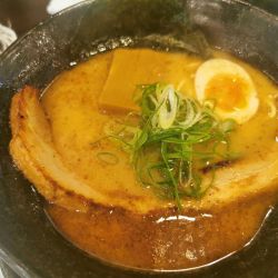 かさね醤油ラーメン