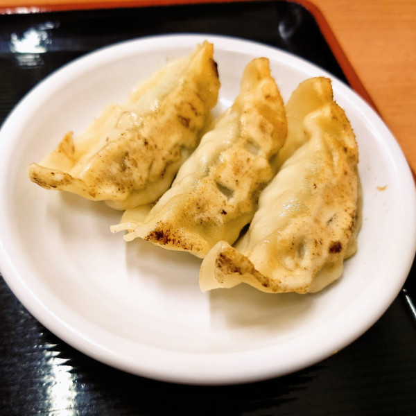 「黒酢しょうゆ冷し麺＋餃子(３個)」@日高屋 早稲田西口店の写真