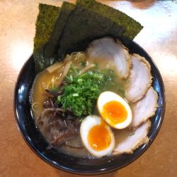 特選らーめん1200円 替え玉100円 計1300円