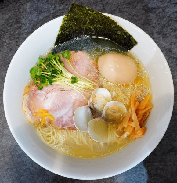 「はまぐりそば〜塩〜＋味玉」@Ramen126の写真