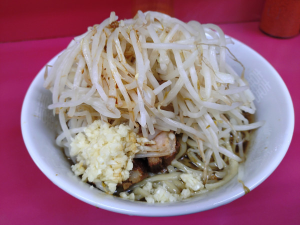 「小ラーメン 850円（ヤサイニンニクカラメ）」@ラーメン二郎 千住大橋駅前店の写真