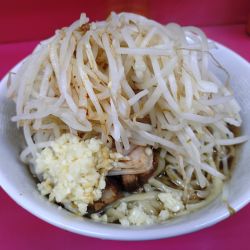 小ラーメン 850円（ヤサイニンニクカラメ）