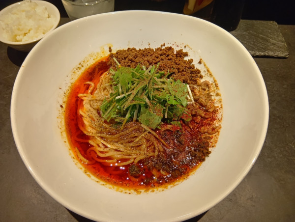 「汁なし担々麺大　小ライス　辛さ痺れ共に３」@タンタンタイガー 江戸川橋店の写真