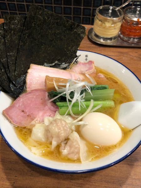 「特製ラーメン」@豚骨 蒼翔の写真