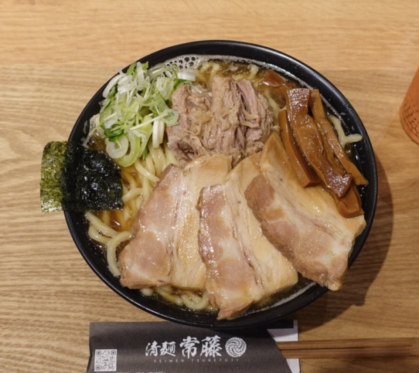 「中華そば・大盛（1,100円）＋クーポンバラチャーシュー1枚」@清麺 常藤 祐天寺店の写真
