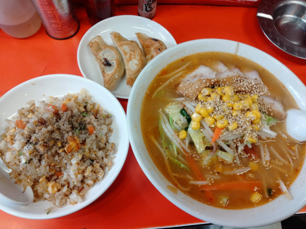 「味噌野菜ラーメンのセット」@海神亭の写真